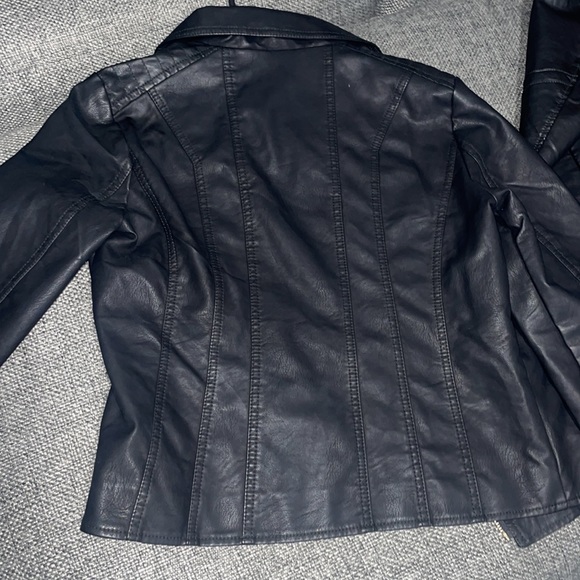Black jacket Size Small - Picture 3 of 4